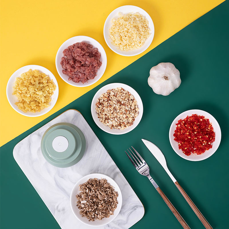 Limited Time: 50% OFF 🔥2026 New Mini Electric Food Chopper - Silent USB Charging, Compact Portable Garlic Chopper Kitchen Assistant